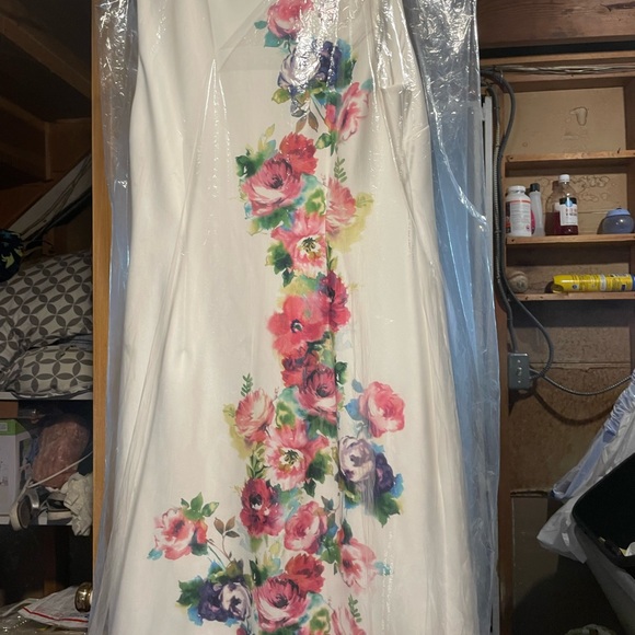 Dry cleaned perfect condition Calvin Klein dress with built in slip side zipper - Picture 7 of 7